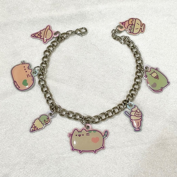 RARE Pusheen Pastel Desserts Sweet Treat Charm Bracelet Kawaii Cat Ice Cream - Picture 1 of 6
